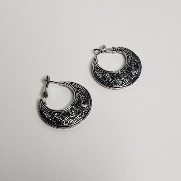 Fashion Jewelry - Picture 2 of 2